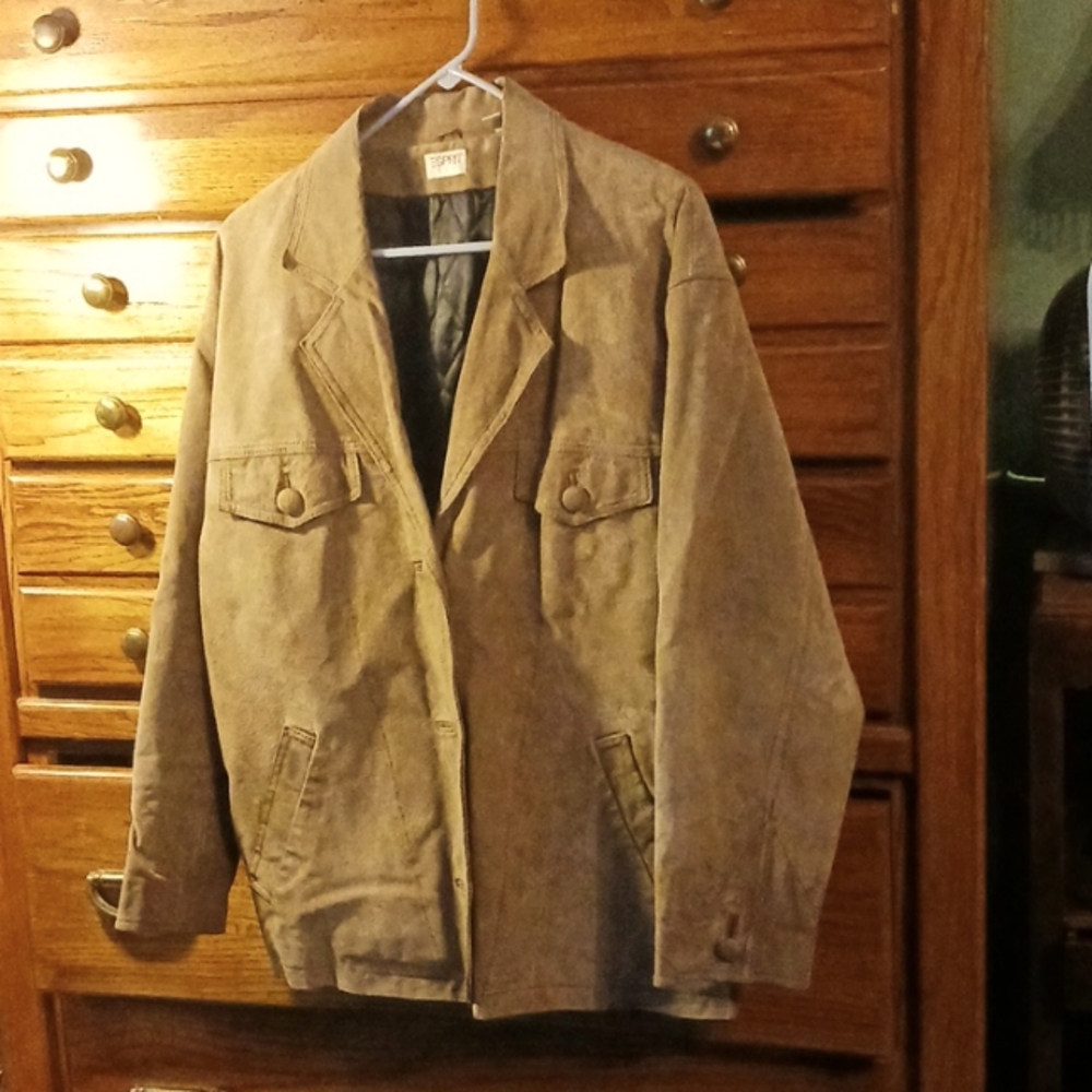 100% Leather women's jacket size is small. Brand is Sprit Sport.